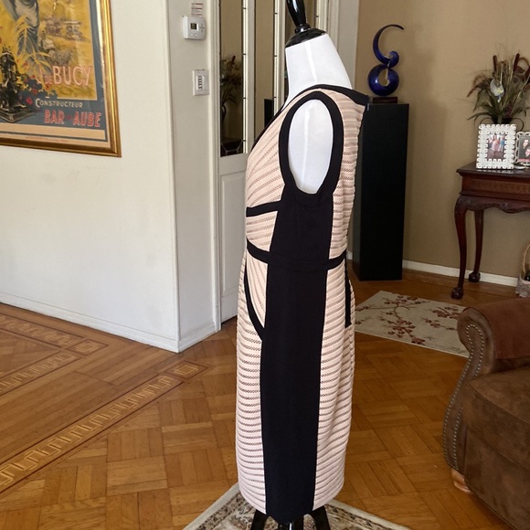 Two tone dress - Picture 2 of 4